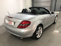 USED 2009 09 MERCEDES-BENZ SLK 3.0 SLK280 2d 232 BHP * AIR CONDITIONING  * PARKING SENSORS * LEATHER * 17 INCH ALLOYS * AIRSCARF *