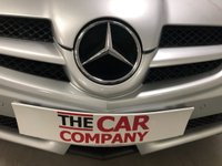 USED 2009 09 MERCEDES-BENZ SLK 3.0 SLK280 2d 232 BHP * AIR CONDITIONING  * PARKING SENSORS * LEATHER * 17 INCH ALLOYS * AIRSCARF *