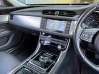 USED 2016 66 JAGUAR XF 2.0 PRESTIGE 4d 177 BHP 