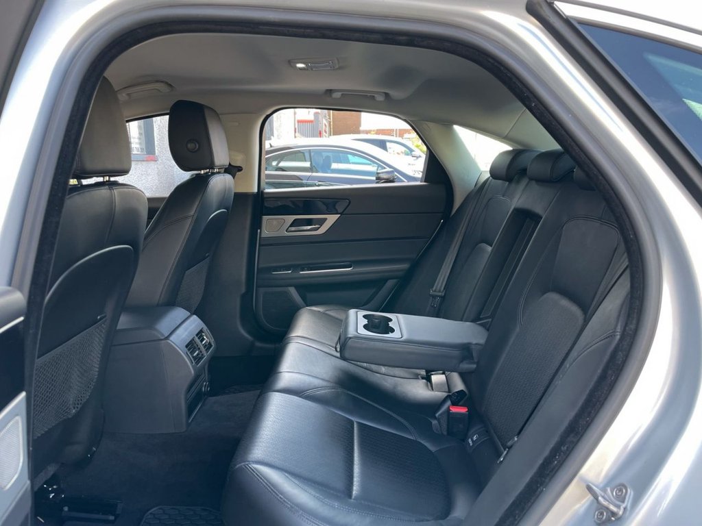 USED 2016 66 JAGUAR XF 2.0 PRESTIGE 4d 177 BHP 