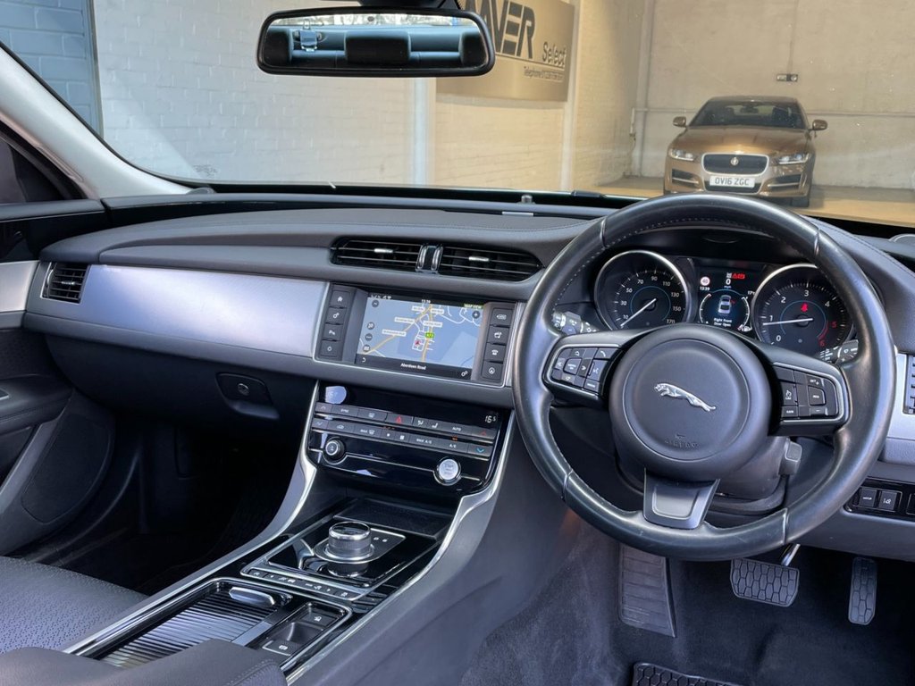 USED 2016 66 JAGUAR XF 2.0 PRESTIGE 4d 177 BHP 
