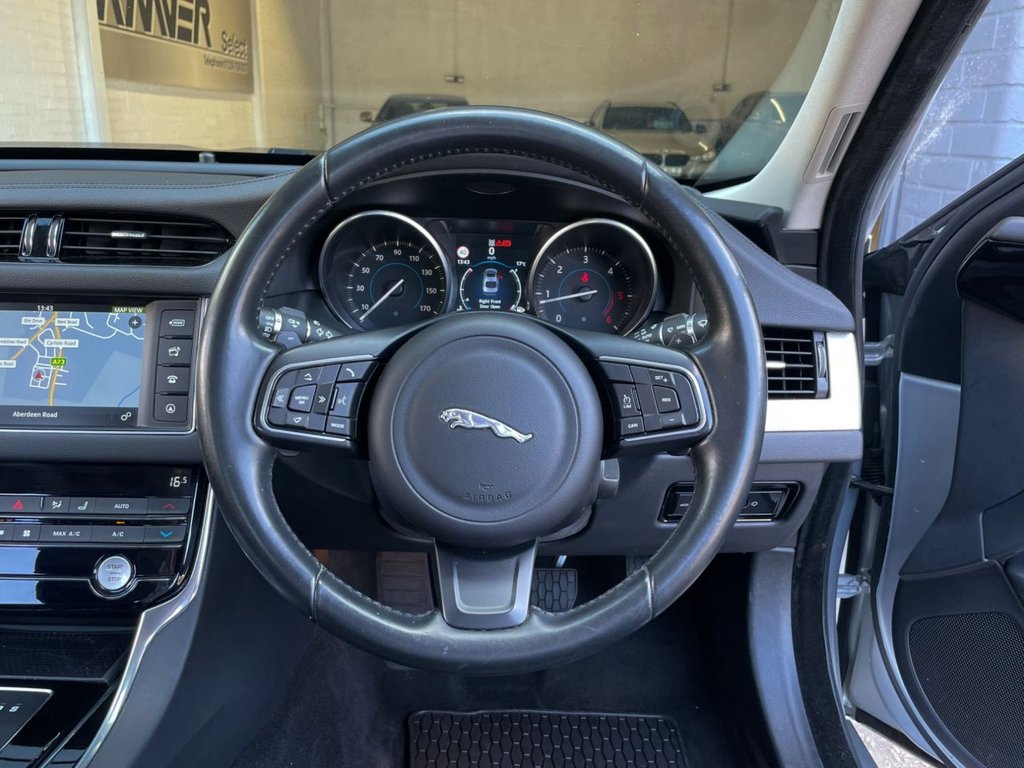 USED 2016 66 JAGUAR XF 2.0 PRESTIGE 4d 177 BHP 
