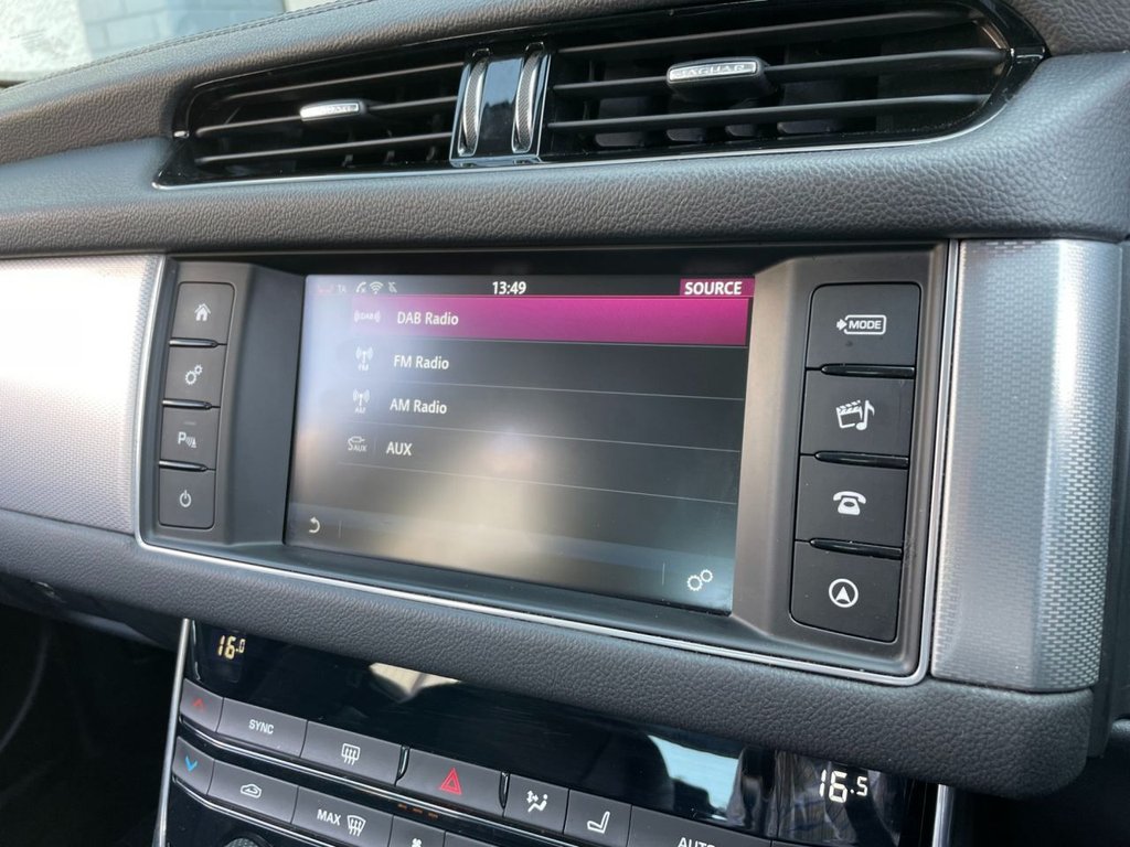 USED 2016 66 JAGUAR XF 2.0 PRESTIGE 4d 177 BHP 