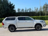 USED 2016 66 TOYOTA HI-LUX 2.4 INVINCIBLE 4WD D-4D DCB 148 BHP SATNAV + PARKING SENSORS ** NO VAT