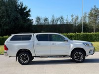 USED 2016 66 TOYOTA HI-LUX 2.4 INVINCIBLE 4WD D-4D DCB 148 BHP SATNAV + PARKING SENSORS ** NO VAT