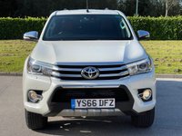 USED 2016 66 TOYOTA HI-LUX 2.4 INVINCIBLE 4WD D-4D DCB 148 BHP SATNAV + PARKING SENSORS ** NO VAT