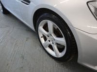 USED 2012 12 MERCEDES-BENZ SLK 2.1 SLK250 CDI BLUEEFFICIENCY 2d 204 BHP THE STUNNING MERCEDES SLK CONVERTIBLE  IN SILVER