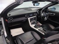 USED 2012 12 MERCEDES-BENZ SLK 2.1 SLK250 CDI BLUEEFFICIENCY 2d 204 BHP THE STUNNING MERCEDES SLK CONVERTIBLE  IN SILVER