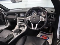 USED 2012 12 MERCEDES-BENZ SLK 2.1 SLK250 CDI BLUEEFFICIENCY 2d 204 BHP THE STUNNING MERCEDES SLK CONVERTIBLE  IN SILVER