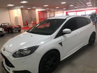 USED 2014 14 FORD FOCUS 2.0 ST-3 5d 247 BHP * PRIVACY GLASS * CLIMATE CONTROL* PARKING SENSORS * 18 INCH ALLOYS * LEATHER TRIM *