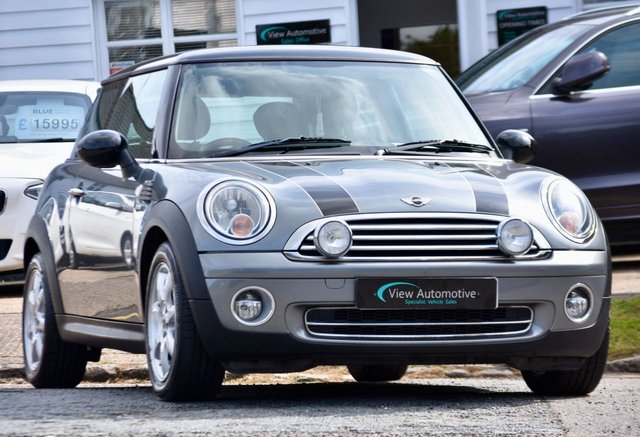 2010 10 MINI Hatch Cooper 1.6 COOPER GRAPHITE 3d 122 BHP