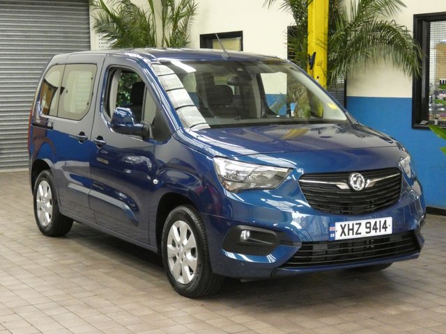 2020 70 Vauxhall Combo Life 1.5 ENERGY S/S 5d 129 BHP