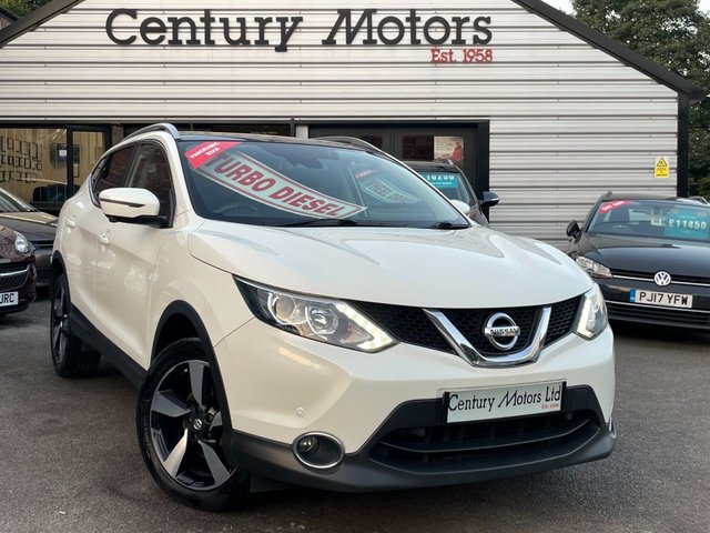 2016 16 Nissan Qashqai 1.5 DCi N-CONNECTA (Smart Vision) 5dr - GLASS ROOF