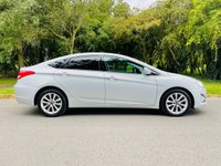 USED 2015 15 HYUNDAI I40 1.7 CRDI STYLE 4d 134 BHP 