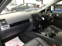 USED 2009 09 VOLKSWAGEN TOUAREG 3.0 V6 ALTITUDE TDI 5d 240 BHP Very Low Mileage, Immaculate