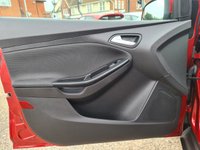 USED 2012 62 FORD FOCUS 1.0 ZETEC 5d 124 BHP &pound; 30 ROAD TAX/ F.S.H