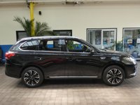USED 2017 66 MITSUBISHI OUTLANDER 2.0 PHEV 4HS 5d 200 BHP &pound;0 ROAD TAX SAT NAV SUNROOF LEATHER