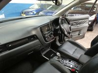 USED 2017 66 MITSUBISHI OUTLANDER 2.0 PHEV 4HS 5d 200 BHP &pound;0 ROAD TAX SAT NAV SUNROOF LEATHER