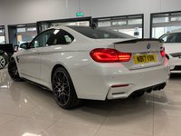 USED 2017 17 BMW M4 3.0 M4 COMPETITION 2d 444 BHP M DOUBLE CLUTCH + HEADS UP DIS + CARBON FIBRE PACK + H/K SOUND SYS!