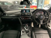 USED 2017 17 BMW M4 3.0 M4 COMPETITION 2d 444 BHP M DOUBLE CLUTCH + HEADS UP DIS + CARBON FIBRE PACK + H/K SOUND SYS!