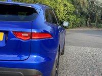 USED 2017 17 JAGUAR F-PACE 2.0 R-SPORT AWD 5d 178  AUTO Black Pack 20" Black Alloys