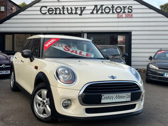 2016 16 MINI Hatch One 1.5 D (Pepper Pack) 5dr - MEDIA SCREEN