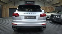 USED 2018 18 PORSCHE CAYENNE 3.0 D V6 PLATINUM EDITION TIPTRONIC S 5d 258 BHP INCREDIBLE PLATIMUM CAYENNE WITH PANORAMIC ROOF, 20" RS SPIDER WHEELS, HEATED LEATHER SEATS, NAVIGATION, REVERSE CAMERA AND SO MUCH MORE!