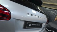 USED 2018 18 PORSCHE CAYENNE 3.0 D V6 PLATINUM EDITION TIPTRONIC S 5d 258 BHP INCREDIBLE PLATIMUM CAYENNE WITH PANORAMIC ROOF, 20" RS SPIDER WHEELS, HEATED LEATHER SEATS, NAVIGATION, REVERSE CAMERA AND SO MUCH MORE!