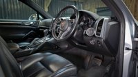 USED 2018 18 PORSCHE CAYENNE 3.0 D V6 PLATINUM EDITION TIPTRONIC S 5d 258 BHP INCREDIBLE PLATIMUM CAYENNE WITH PANORAMIC ROOF, 20" RS SPIDER WHEELS, HEATED LEATHER SEATS, NAVIGATION, REVERSE CAMERA AND SO MUCH MORE!
