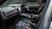 USED 2018 18 PORSCHE CAYENNE 3.0 D V6 PLATINUM EDITION TIPTRONIC S 5d 258 BHP INCREDIBLE PLATIMUM CAYENNE WITH PANORAMIC ROOF, 20" RS SPIDER WHEELS, HEATED LEATHER SEATS, NAVIGATION, REVERSE CAMERA AND SO MUCH MORE!