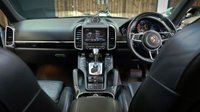 USED 2018 18 PORSCHE CAYENNE 3.0 D V6 PLATINUM EDITION TIPTRONIC S 5d 258 BHP INCREDIBLE PLATIMUM CAYENNE WITH PANORAMIC ROOF, 20" RS SPIDER WHEELS, HEATED LEATHER SEATS, NAVIGATION, REVERSE CAMERA AND SO MUCH MORE!