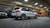 USED 2018 18 PORSCHE CAYENNE 3.0 D V6 PLATINUM EDITION TIPTRONIC S 5d 258 BHP INCREDIBLE PLATIMUM CAYENNE WITH PANORAMIC ROOF, 20" RS SPIDER WHEELS, HEATED LEATHER SEATS, NAVIGATION, REVERSE CAMERA AND SO MUCH MORE!