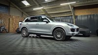 USED 2018 18 PORSCHE CAYENNE 3.0 D V6 PLATINUM EDITION TIPTRONIC S 5d 258 BHP INCREDIBLE PLATIMUM CAYENNE WITH PANORAMIC ROOF, 20" RS SPIDER WHEELS, HEATED LEATHER SEATS, NAVIGATION, REVERSE CAMERA AND SO MUCH MORE!