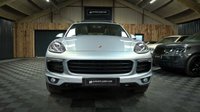 USED 2018 18 PORSCHE CAYENNE 3.0 D V6 PLATINUM EDITION TIPTRONIC S 5d 258 BHP INCREDIBLE PLATIMUM CAYENNE WITH PANORAMIC ROOF, 20" RS SPIDER WHEELS, HEATED LEATHER SEATS, NAVIGATION, REVERSE CAMERA AND SO MUCH MORE!