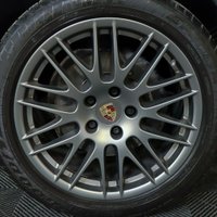 USED 2018 18 PORSCHE CAYENNE 3.0 D V6 PLATINUM EDITION TIPTRONIC S 5d 258 BHP INCREDIBLE PLATIMUM CAYENNE WITH PANORAMIC ROOF, 20" RS SPIDER WHEELS, HEATED LEATHER SEATS, NAVIGATION, REVERSE CAMERA AND SO MUCH MORE!