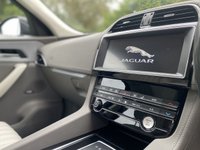 USED 2019 19 JAGUAR F-PACE 2.0 PORTFOLIO AWD 5d 177 BHP AUTO Panoramic Roof Ivory Leather