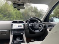 USED 2019 19 JAGUAR F-PACE 2.0 PORTFOLIO AWD 5d 177 BHP AUTO Panoramic Roof Ivory Leather