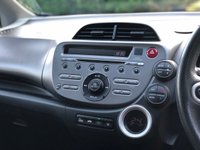 USED 2009 59 HONDA JAZZ 1.3 I-VTEC EX I-SHIFT 5d 98 BHP 