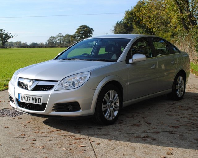 2007 07 Vauxhall Vectra 1.8 VVT EXCLUSIV 5d 140 BHP