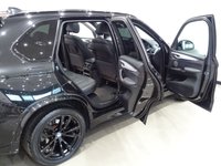 USED 2018 18 BMW X5 3.0 XDRIVE30D (258 bhp) M SPORT AUTO 4WD (S/S) + 7 SEATS + NAV + PANORAMIC E/SUNROOF + E/M/HEATED LEATHERS + M SPORT PLUS PACK + HEAD UP DISPLAY + CRUISE + M/MEDIA + HARMAN KARDON + XENON / LED + R/CAMERA + F-R PARK + PRIVACY + M STYLING + 20 S + E/BOOT 7 SEATS+PANROOF+XENON-LED+R/CAM+LEATHER+NAV+HKCRUISE