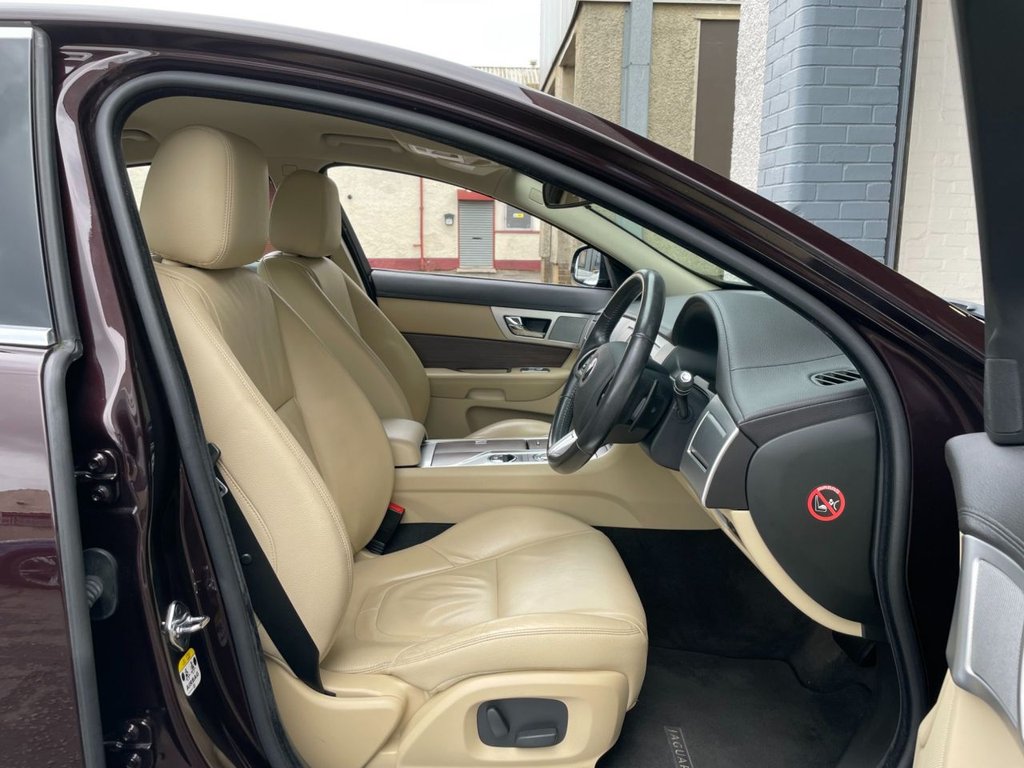 USED 2014 64 JAGUAR XF 2.2 D LUXURY 4d 163 BHP 