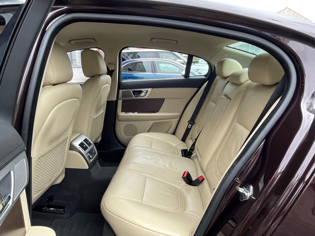USED 2014 64 JAGUAR XF 2.2 D LUXURY 4d 163 BHP 