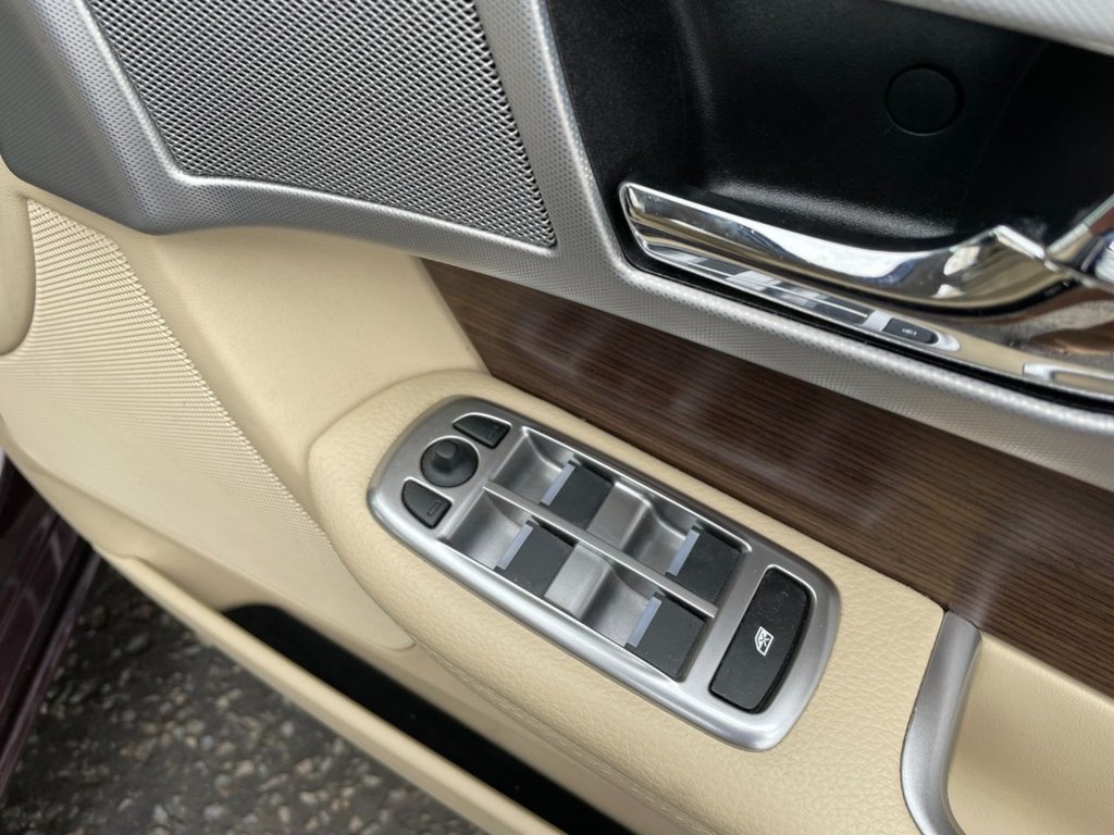USED 2014 64 JAGUAR XF 2.2 D LUXURY 4d 163 BHP 