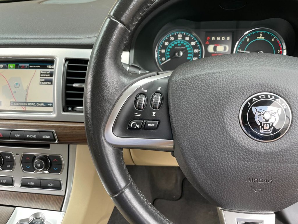 USED 2014 64 JAGUAR XF 2.2 D LUXURY 4d 163 BHP 