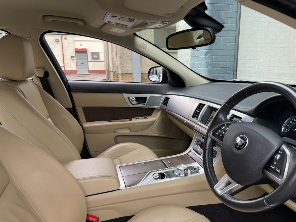 USED 2014 64 JAGUAR XF 2.2 D LUXURY 4d 163 BHP 