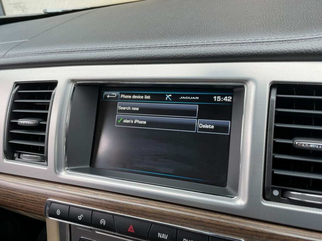 USED 2014 64 JAGUAR XF 2.2 D LUXURY 4d 163 BHP 