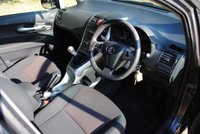 USED 2010 60 TOYOTA AURIS 1.6 SR VALVEMATIC  5d 132 BHP www.suffolkcarcentre.co.uk - Located at Ilketshall