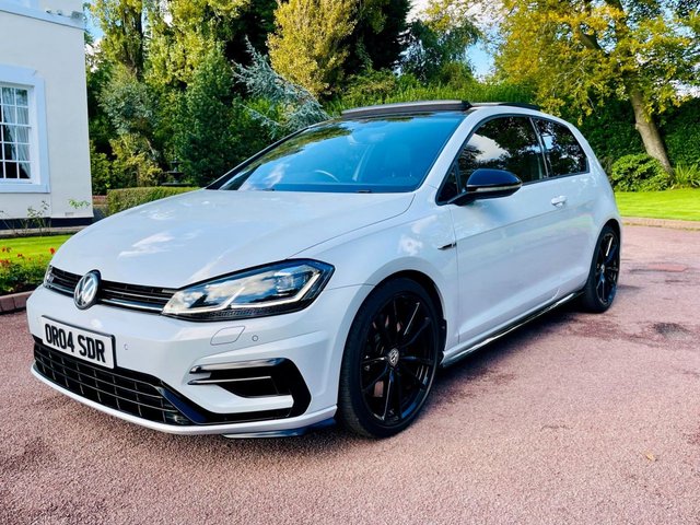 View our VOLKSWAGEN GOLF