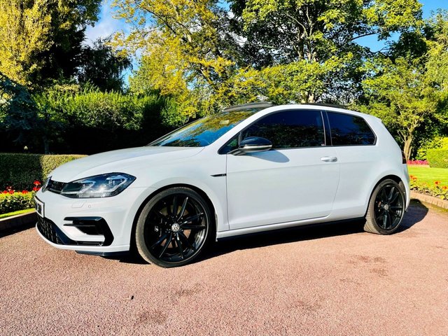 View our VOLKSWAGEN GOLF