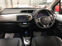 USED 2013 63 TOYOTA YARIS 1.5 HYBRID TREND 5d 61 BHP * FREE ROAD TAX * HYBRID * PANORAMIC ROOF * PRIVACY GLASS * CLIMATE CONTROL *